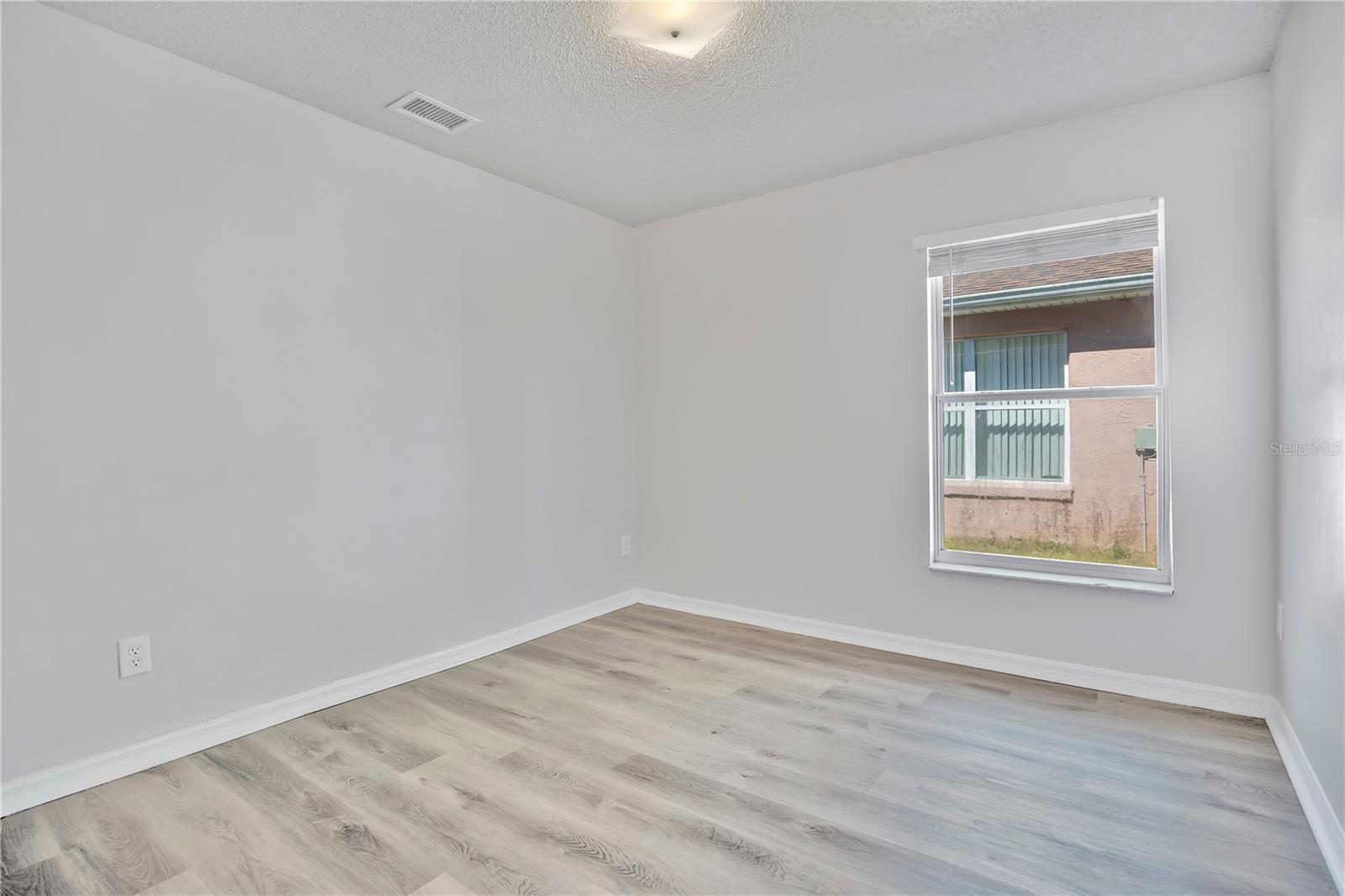 Image 18 of 34 For 1537 Rivers Edge Drive