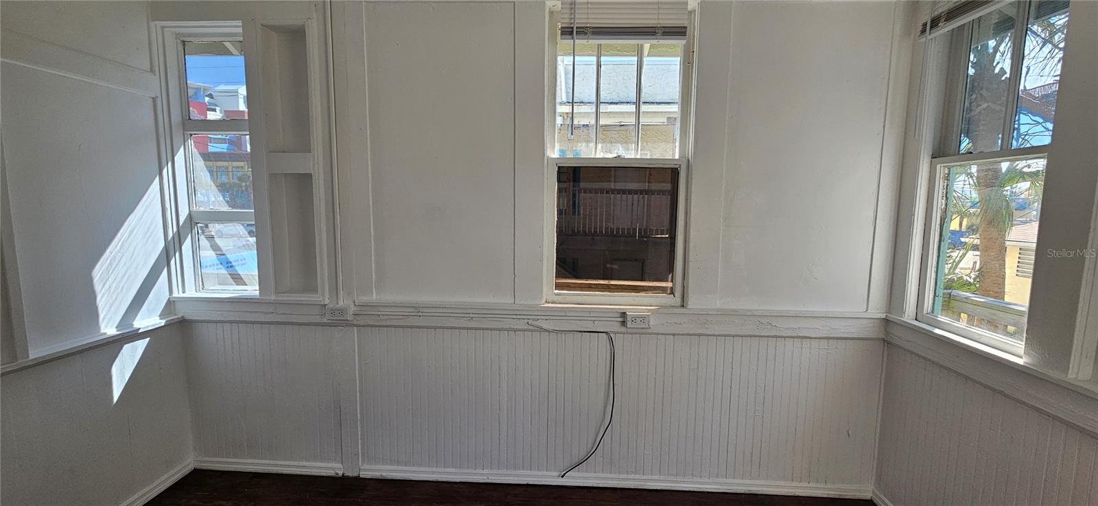 Image 3 of 5 For 709 Ora Street 06