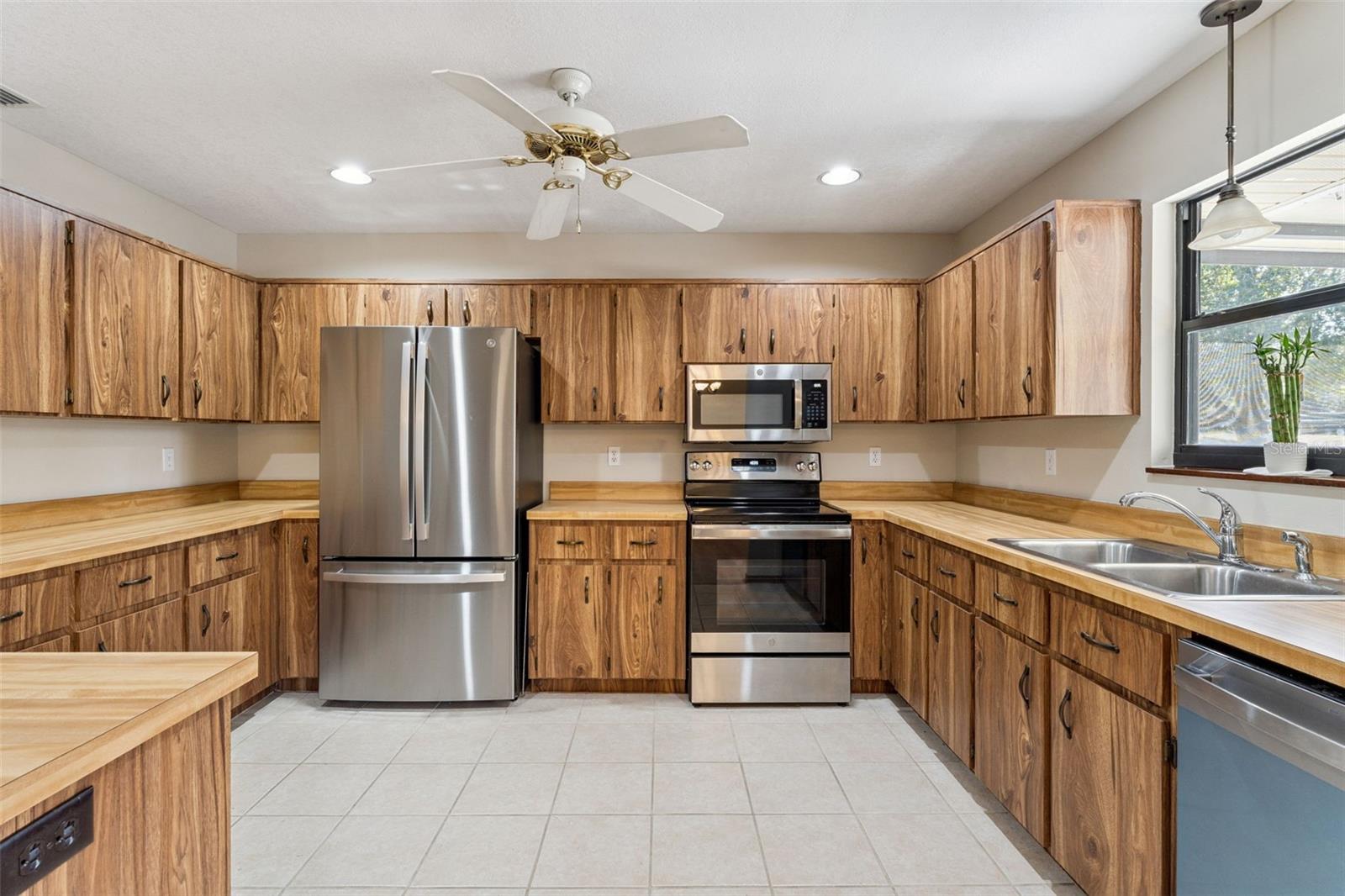 Image 11 of 39 For 155 Highbanks Road