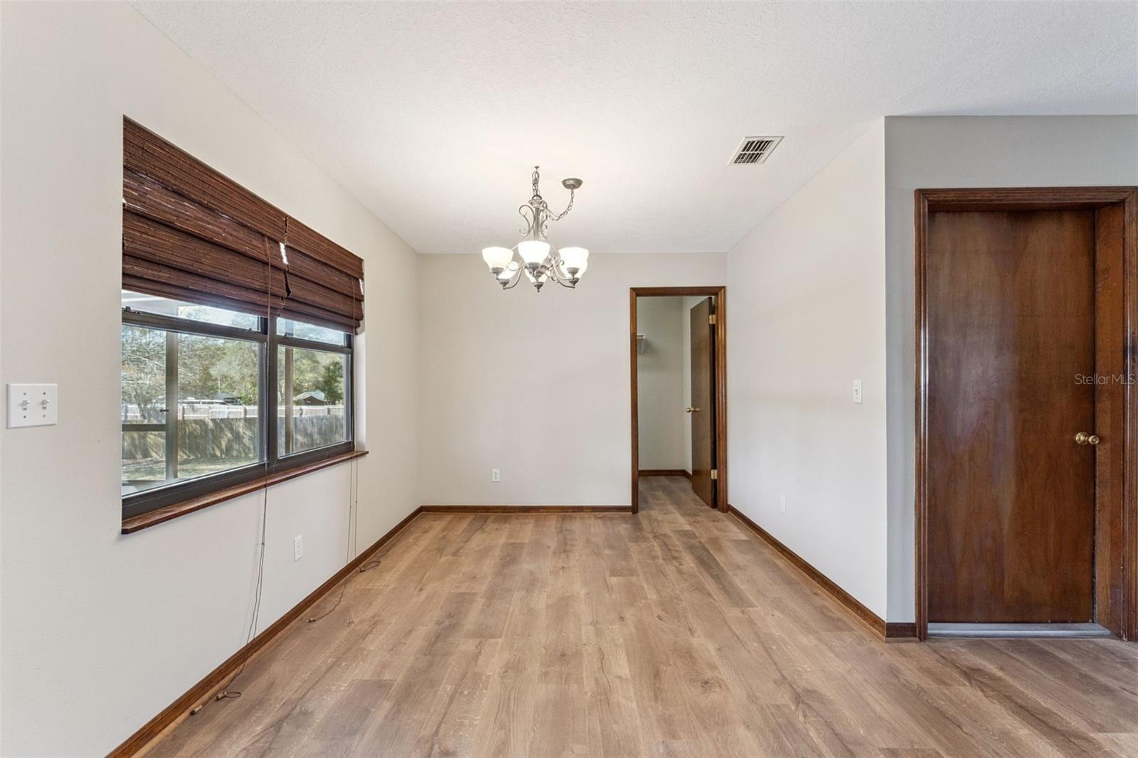 Image 13 of 39 For 155 Highbanks Road