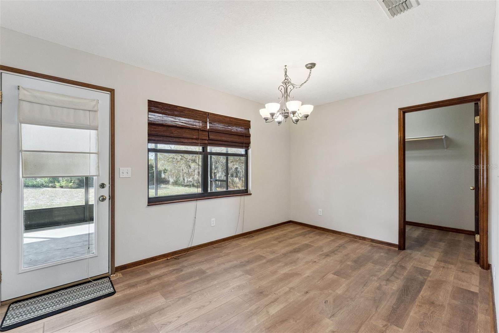 Image 14 of 39 For 155 Highbanks Road