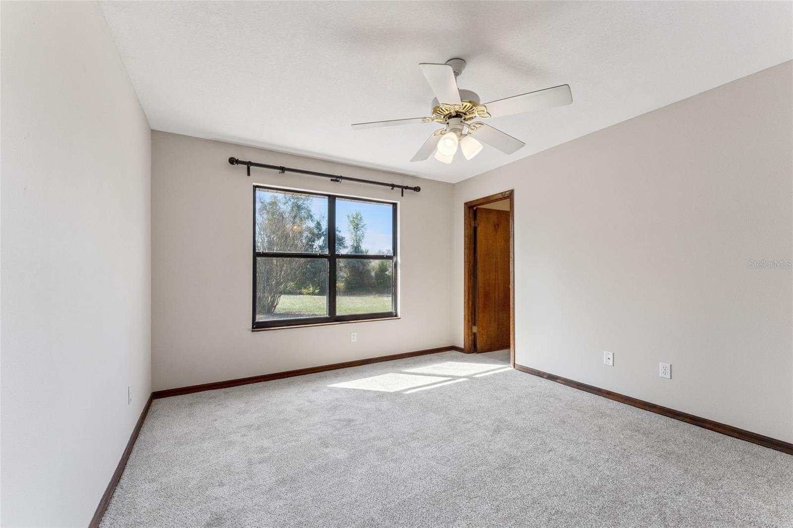 Image 15 of 39 For 155 Highbanks Road