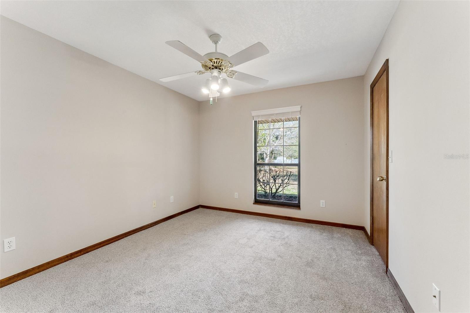 Image 19 of 39 For 155 Highbanks Road