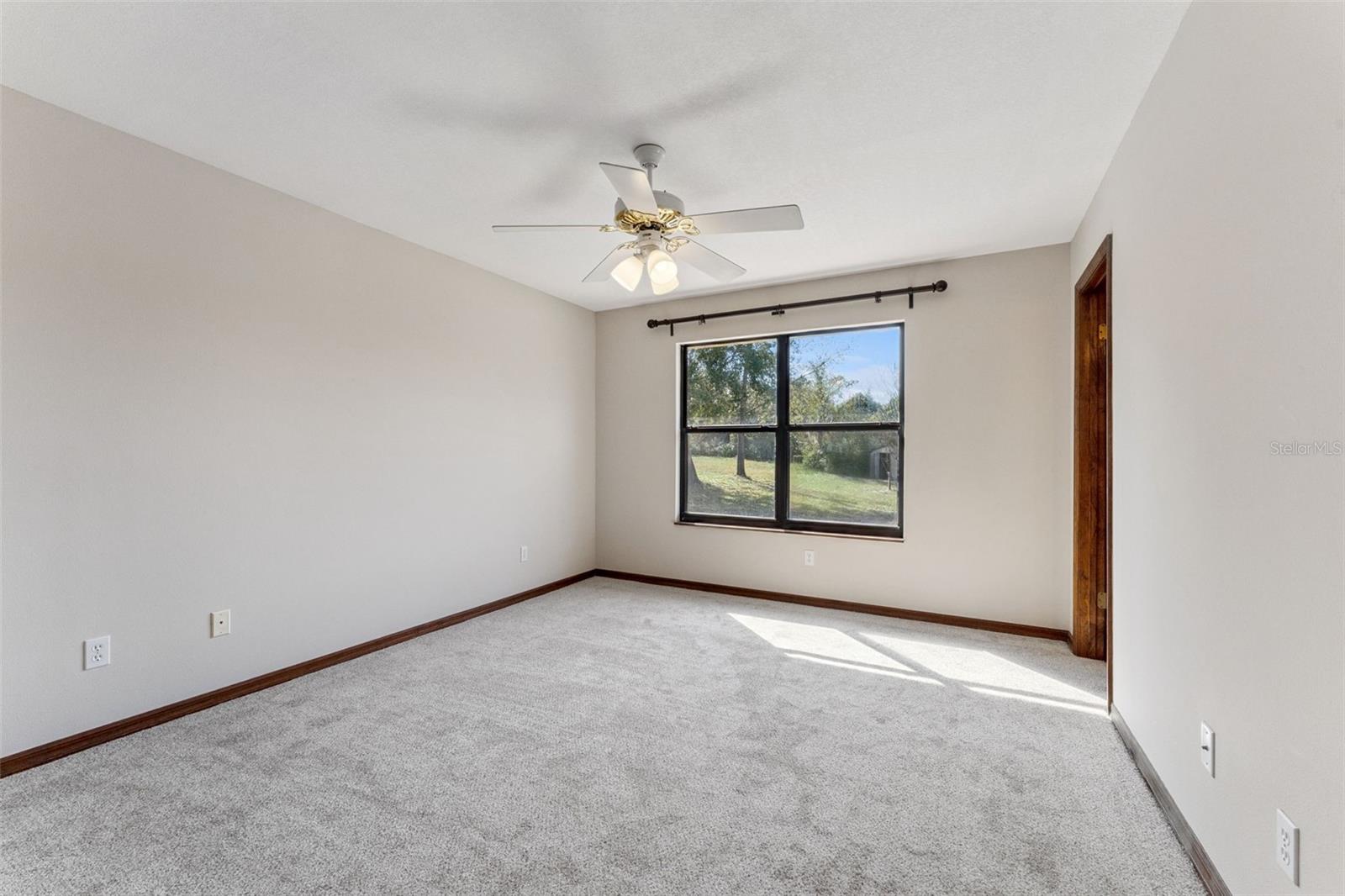 Image 21 of 39 For 155 Highbanks Road