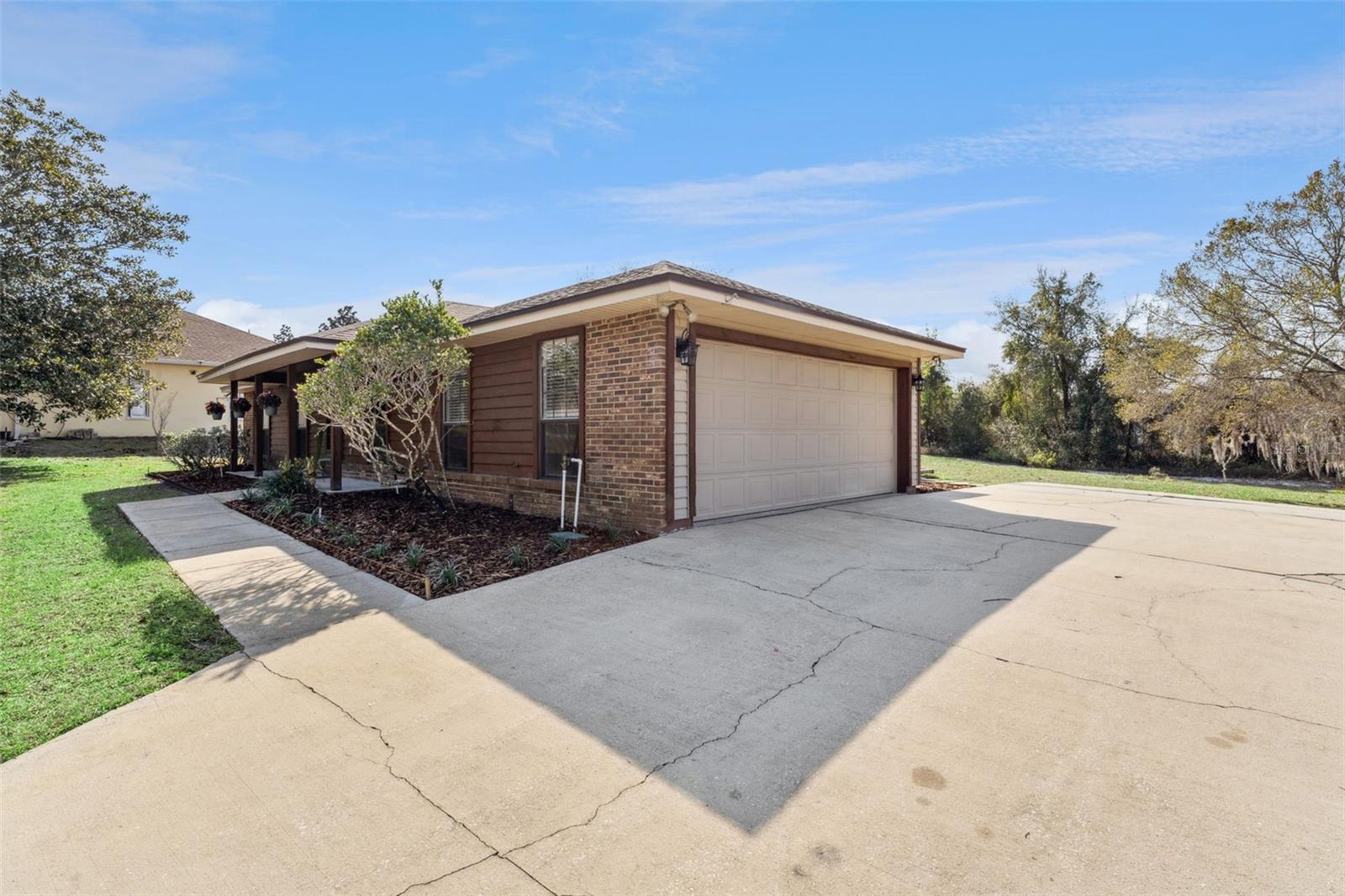 Image 4 of 39 For 155 Highbanks Road