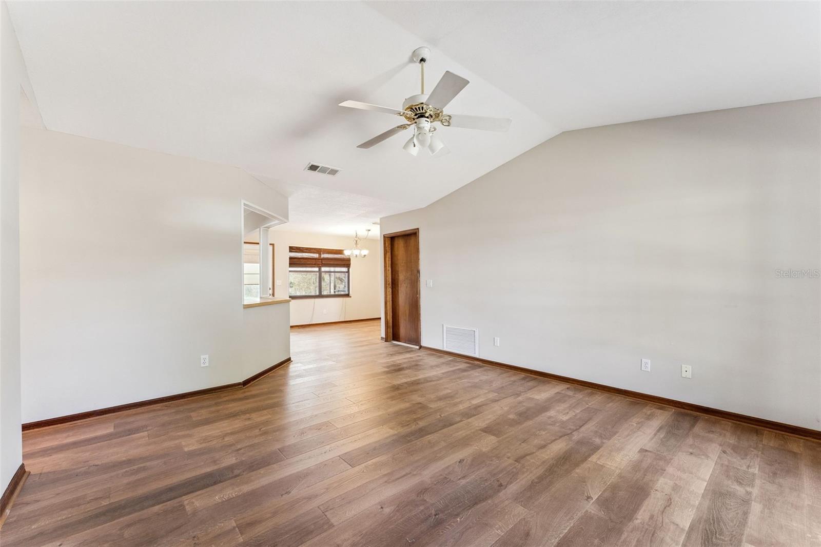 Image 7 of 39 For 155 Highbanks Road