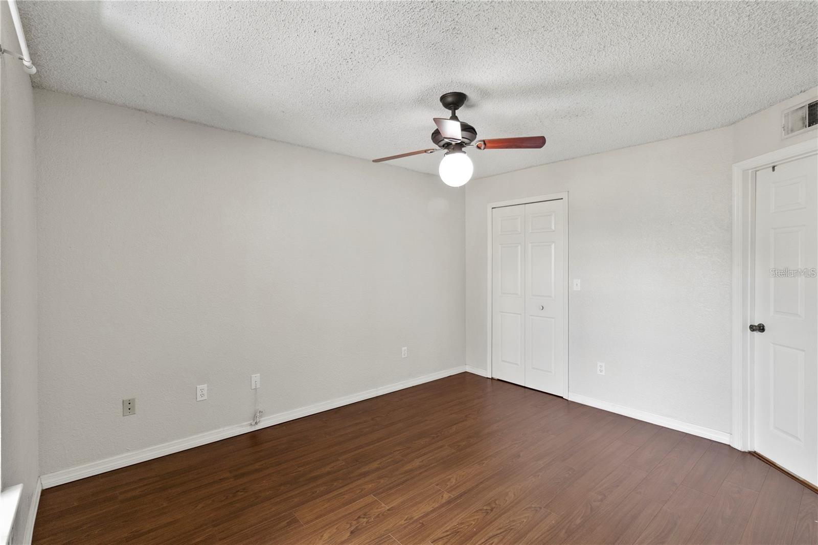 Image 11 of 19 For 5040 Park Central Drive 2034