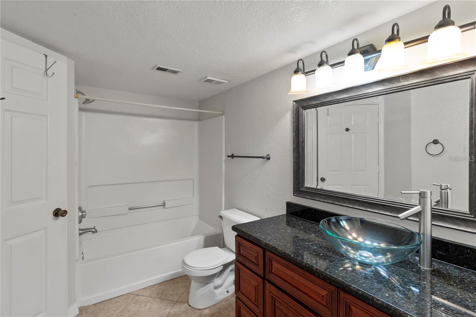 Image 13 of 19 For 5040 Park Central Drive 2034