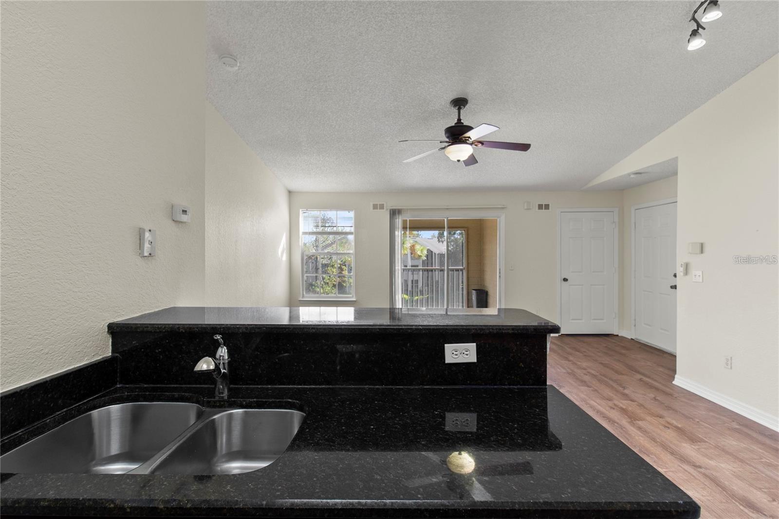 Image 6 of 19 For 5040 Park Central Drive 2034