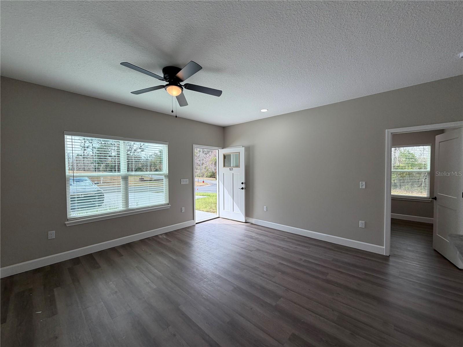 Image 4 of 15 For 1418 Magnolia Loop 104