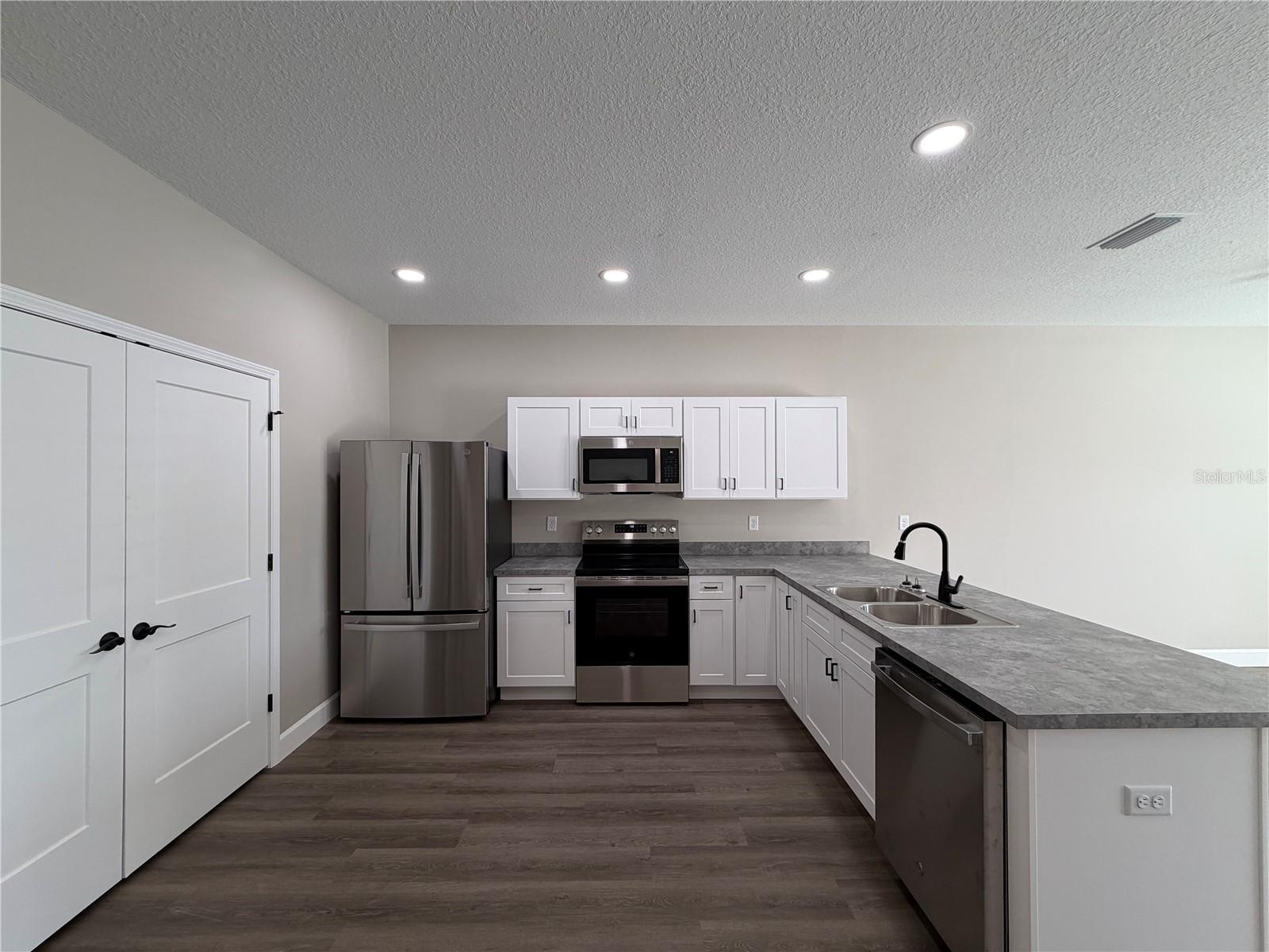 Image 8 of 15 For 1418 Magnolia Loop 104