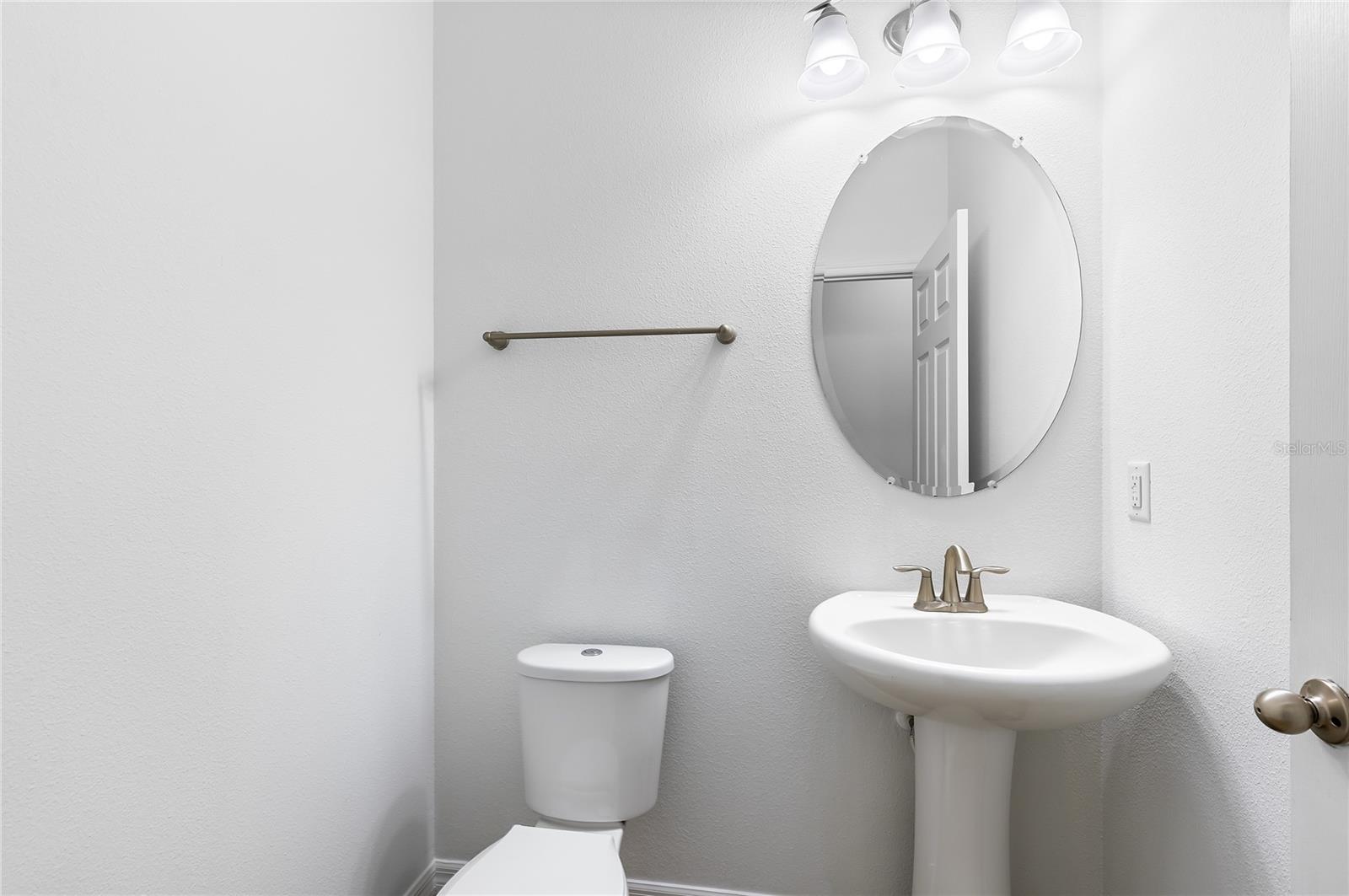 Image 21 of 42 For 14978 Fells Lane