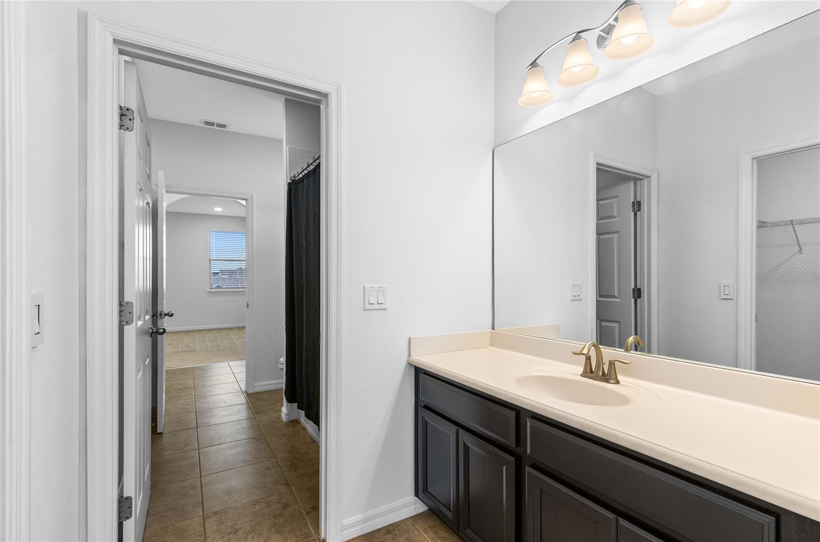 Image 28 of 42 For 14978 Fells Lane