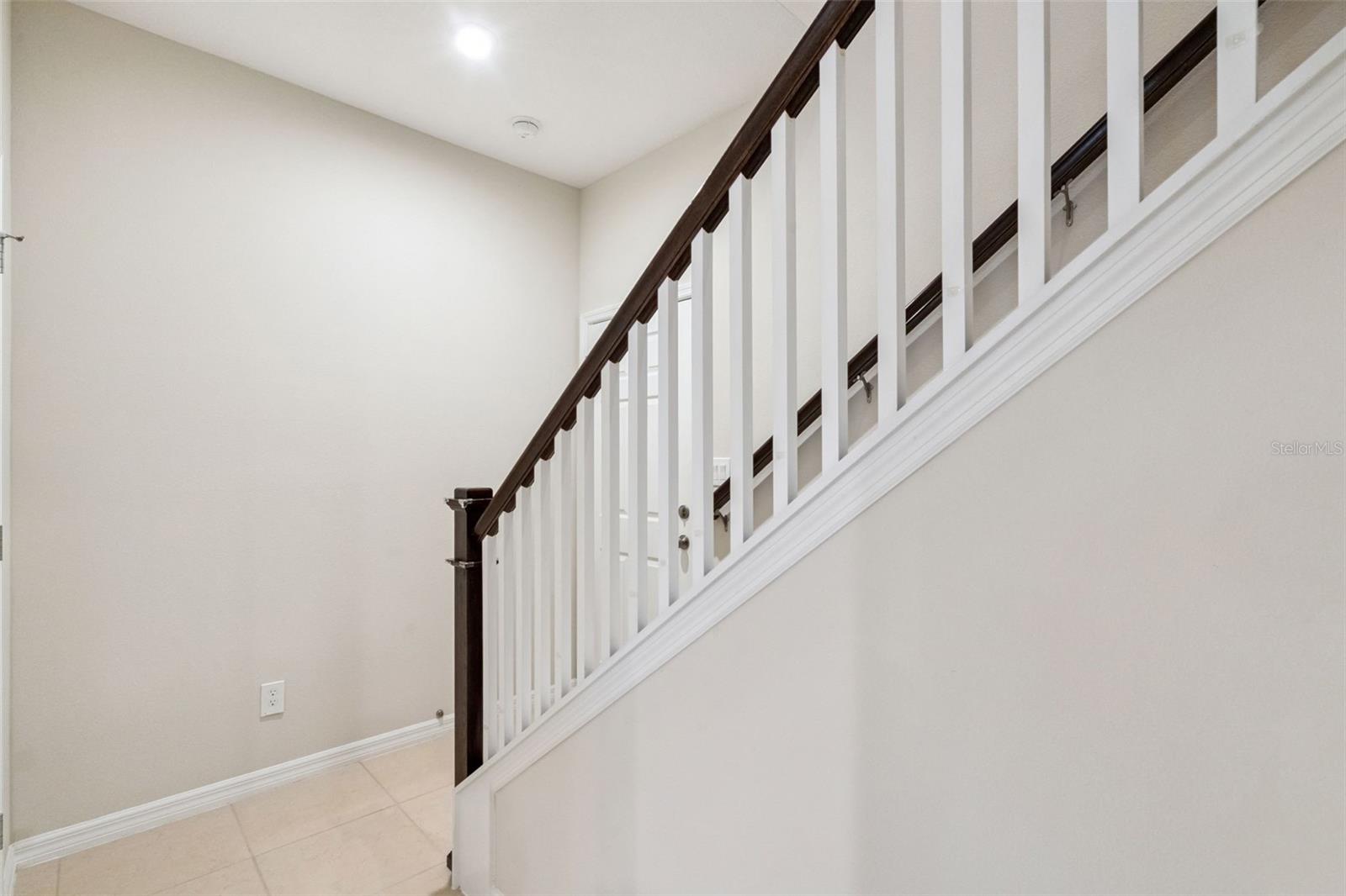 Image 17 of 59 For 9915 Highland Sky Alley