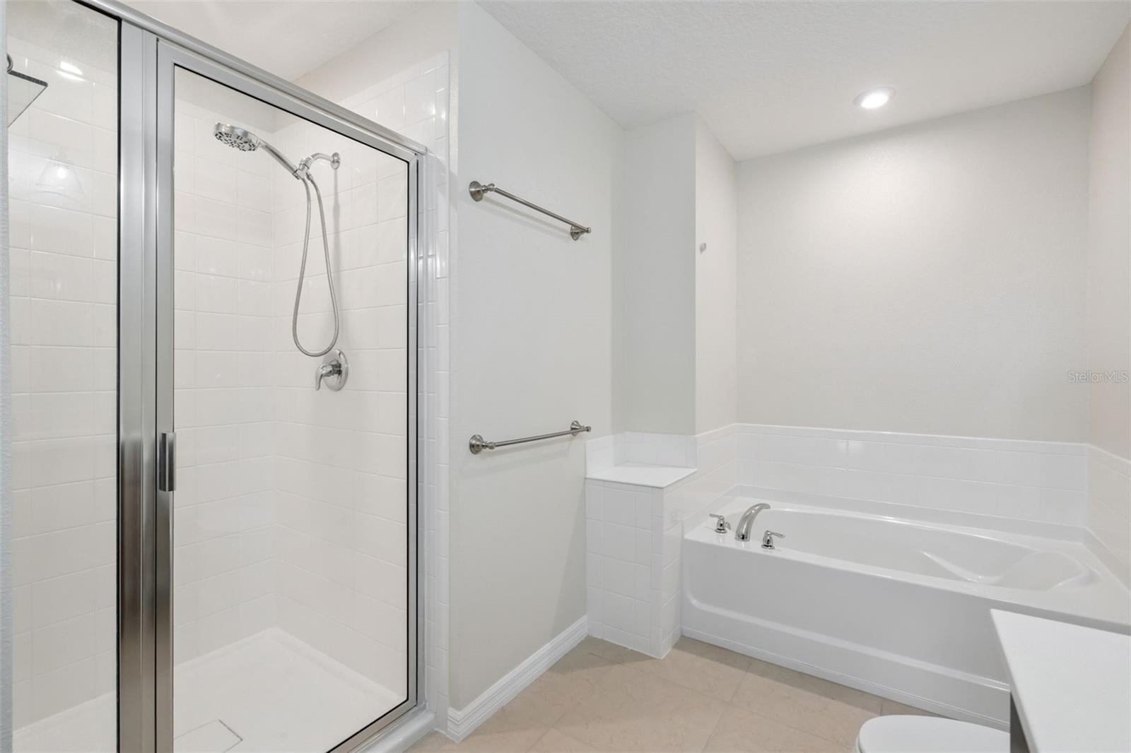 Image 28 of 59 For 9915 Highland Sky Alley