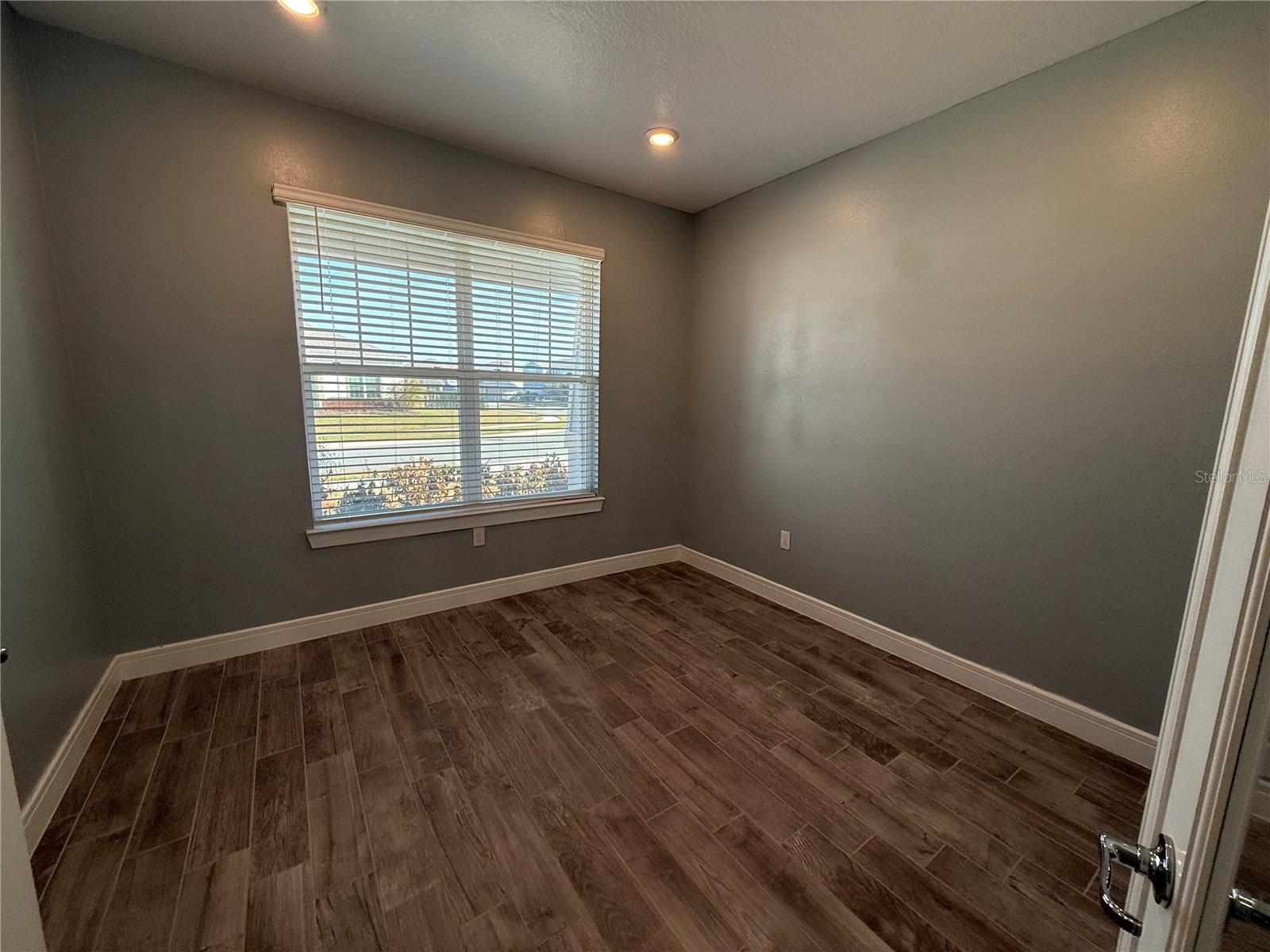 Image 4 of 35 For 4584 Gliding Wave Street