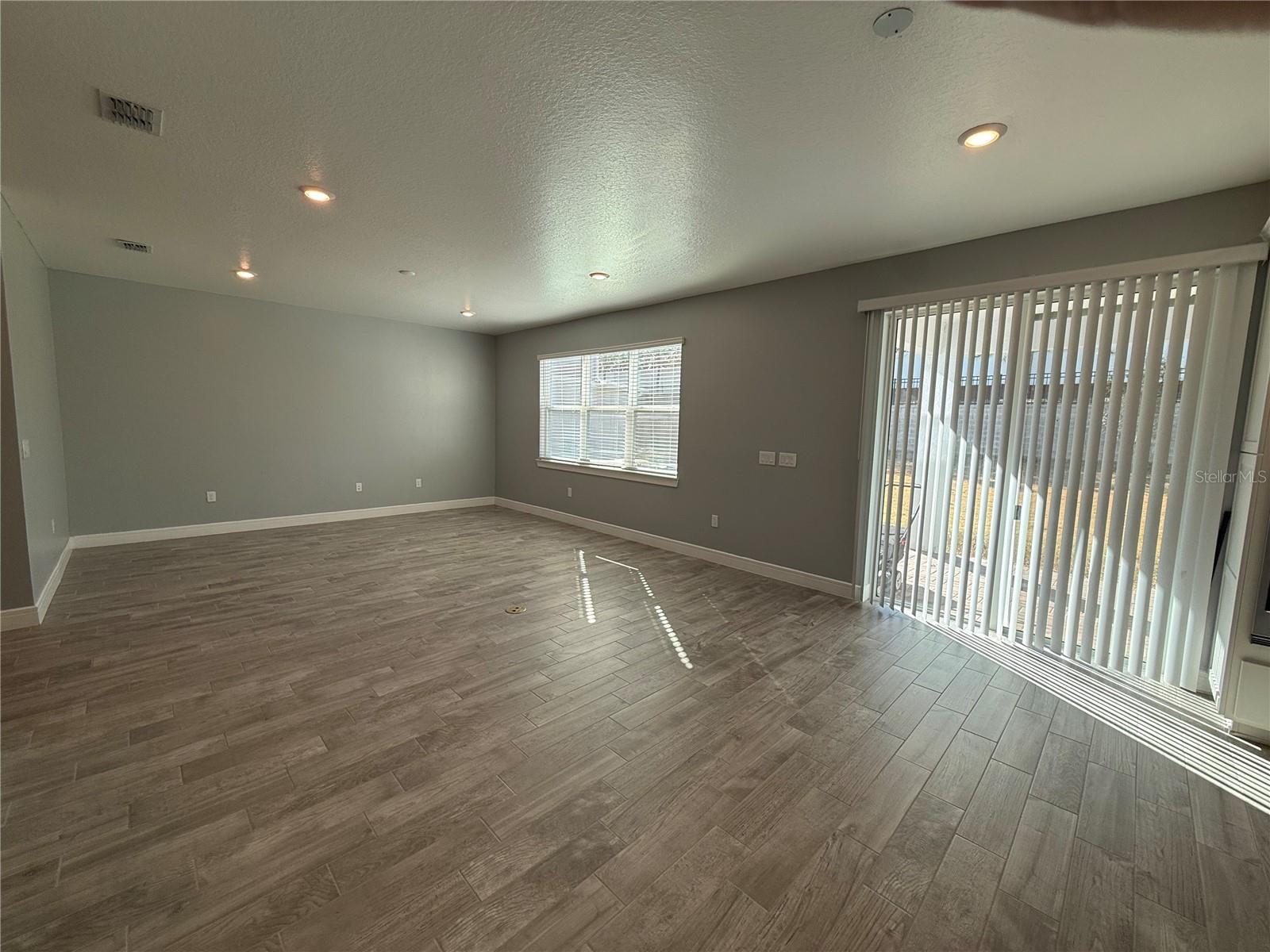 Image 7 of 35 For 4584 Gliding Wave Street