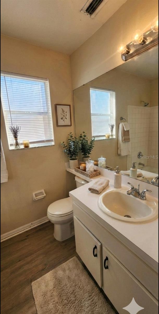 Image 13 of 32 For 6050 Scotchwood Glen 105