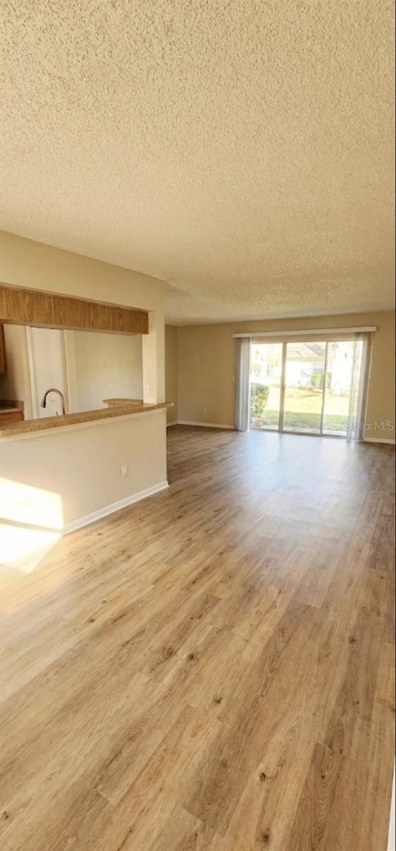 Image 16 of 32 For 6050 Scotchwood Glen 105