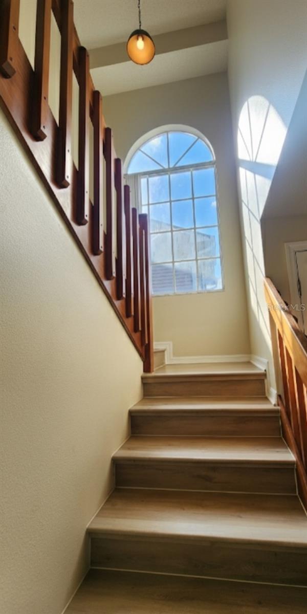 Image 19 of 32 For 6050 Scotchwood Glen 105