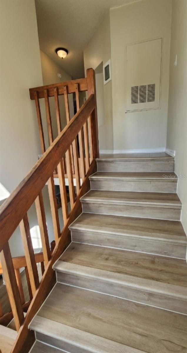 Image 20 of 32 For 6050 Scotchwood Glen 105