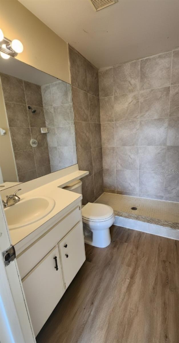 Image 23 of 32 For 6050 Scotchwood Glen 105