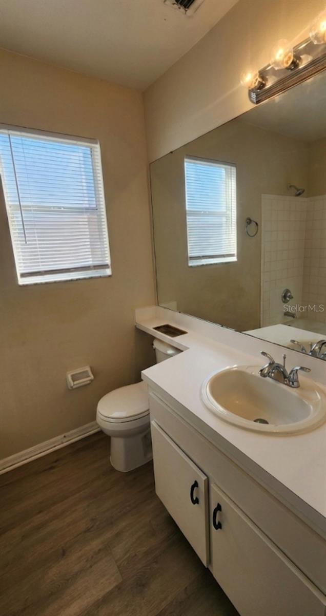 Image 31 of 32 For 6050 Scotchwood Glen 105