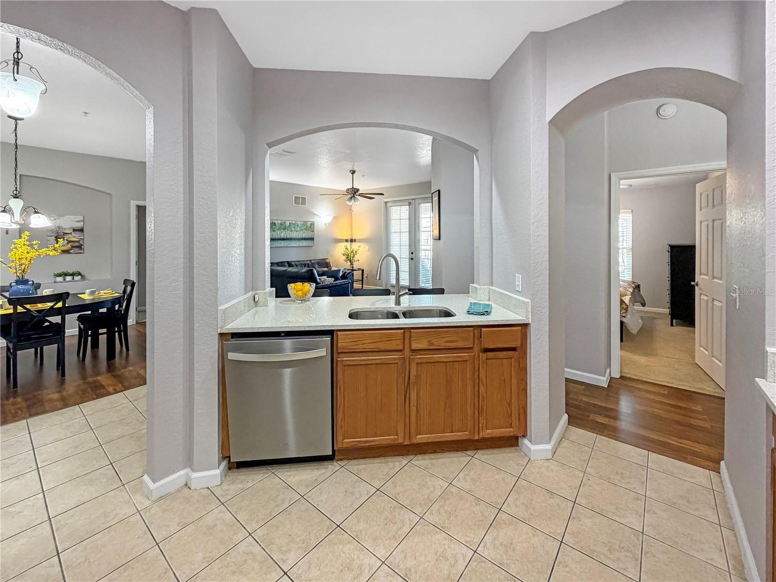 Image 40 of 69 For 3000 Laurel Park  305