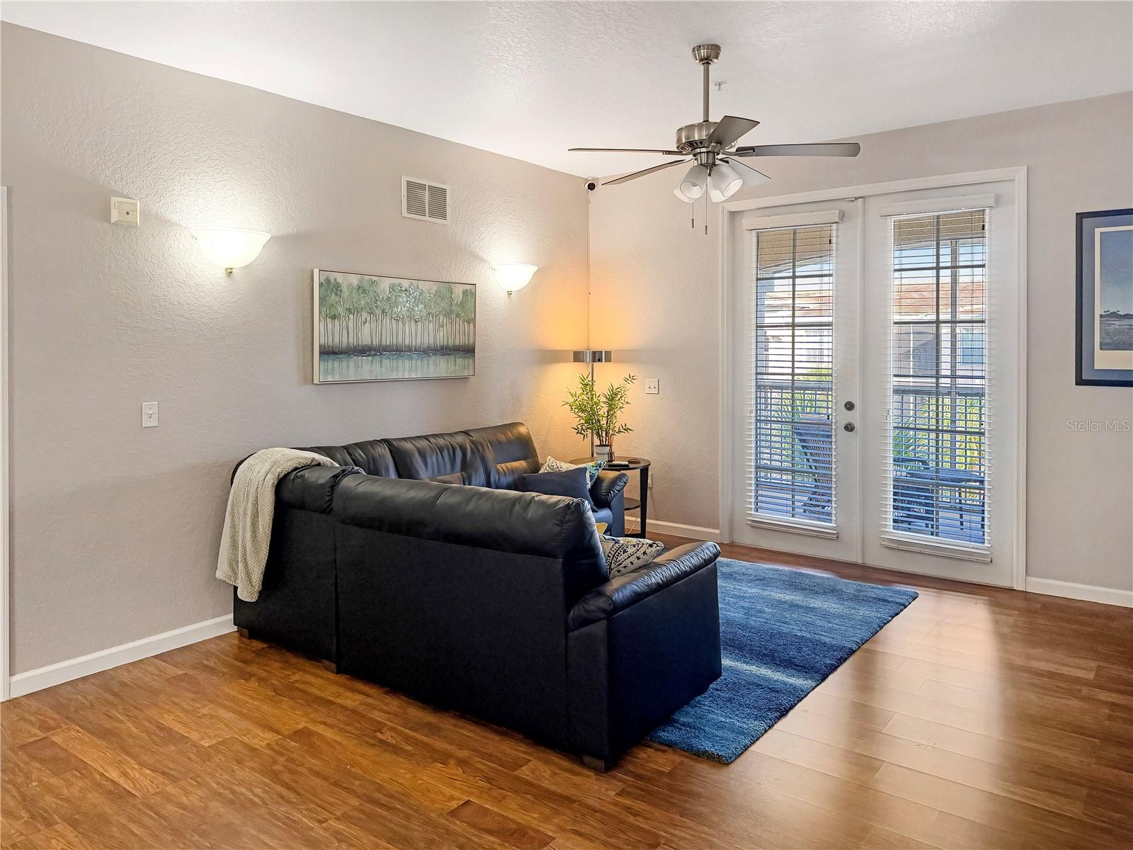 Image 6 of 69 For 3000 Laurel Park  305