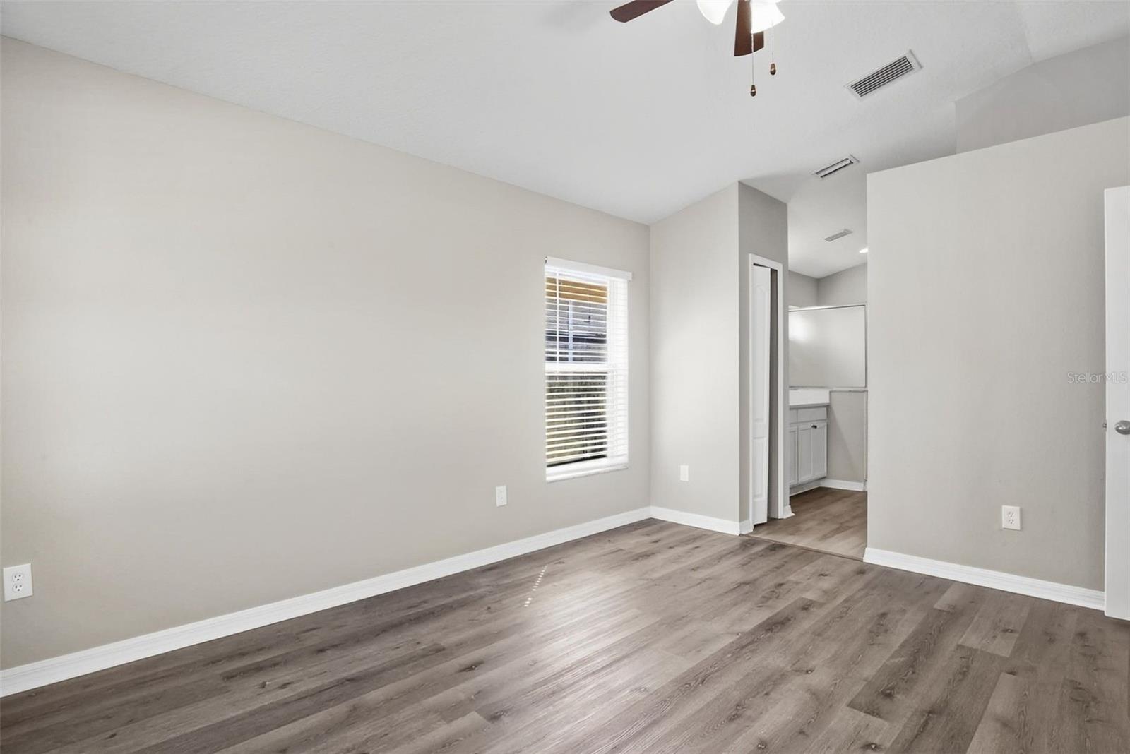 Image 29 of 44 For 18933 New Passage Boulevard