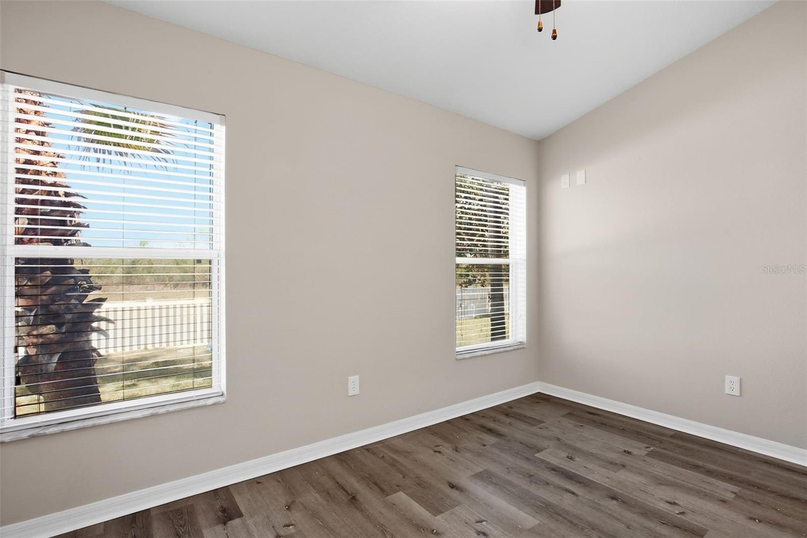 Image 33 of 44 For 18933 New Passage Boulevard