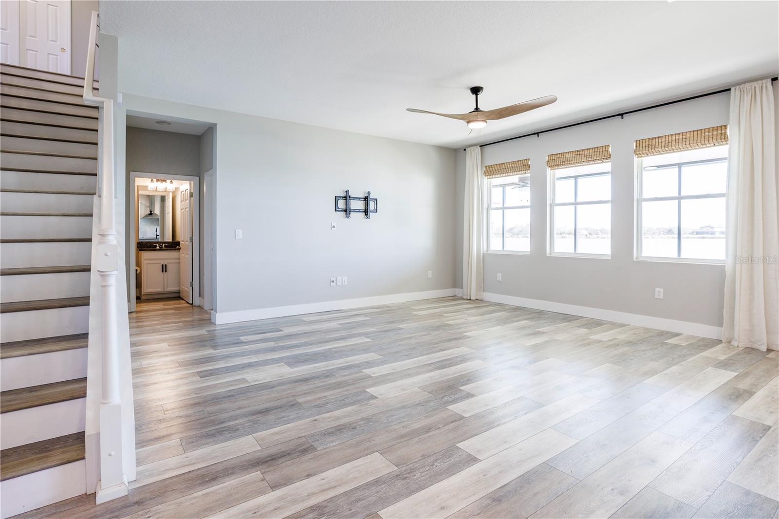 Image 16 of 43 For 403 Blue Cypress Drive