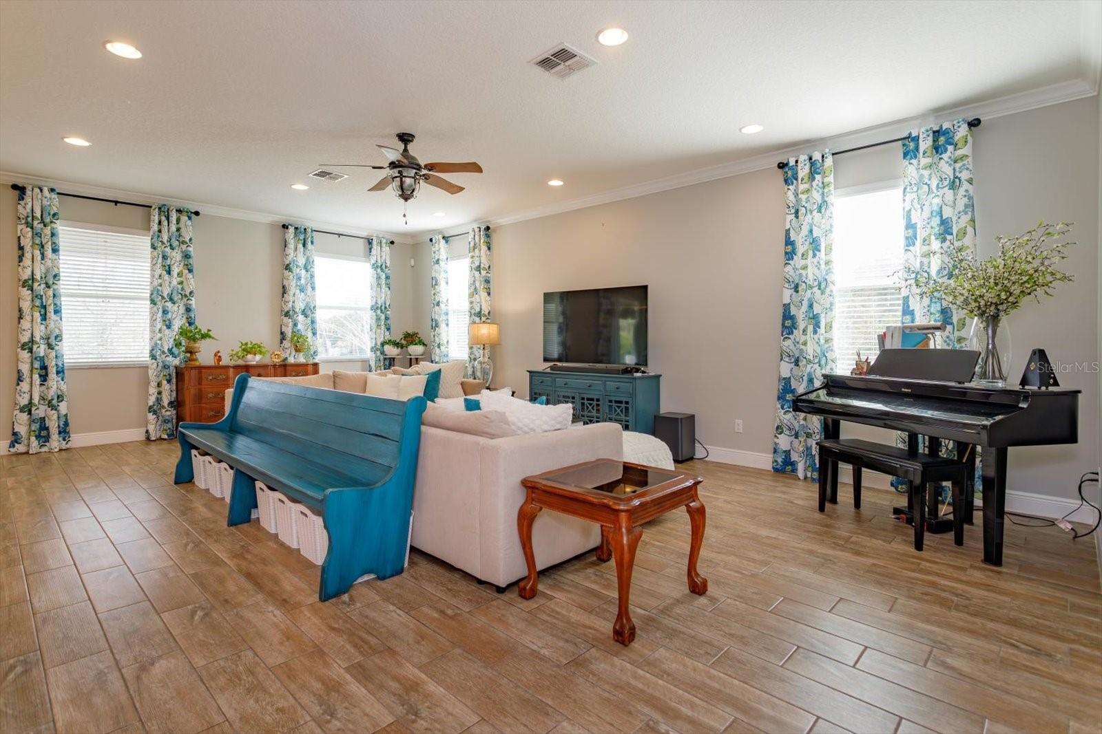 Image 19 of 49 For 30339 Plymouth Creek Circle