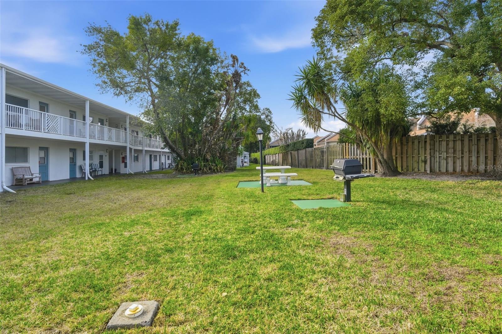 Image 13 of 47 For 320 Lakeview Street 123