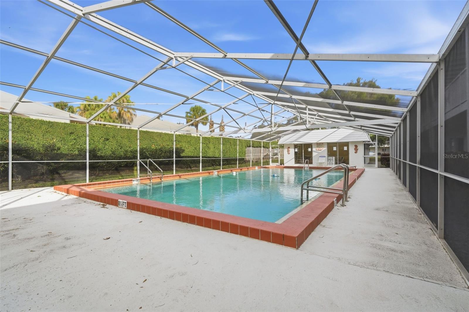 Image 17 of 47 For 320 Lakeview Street 123