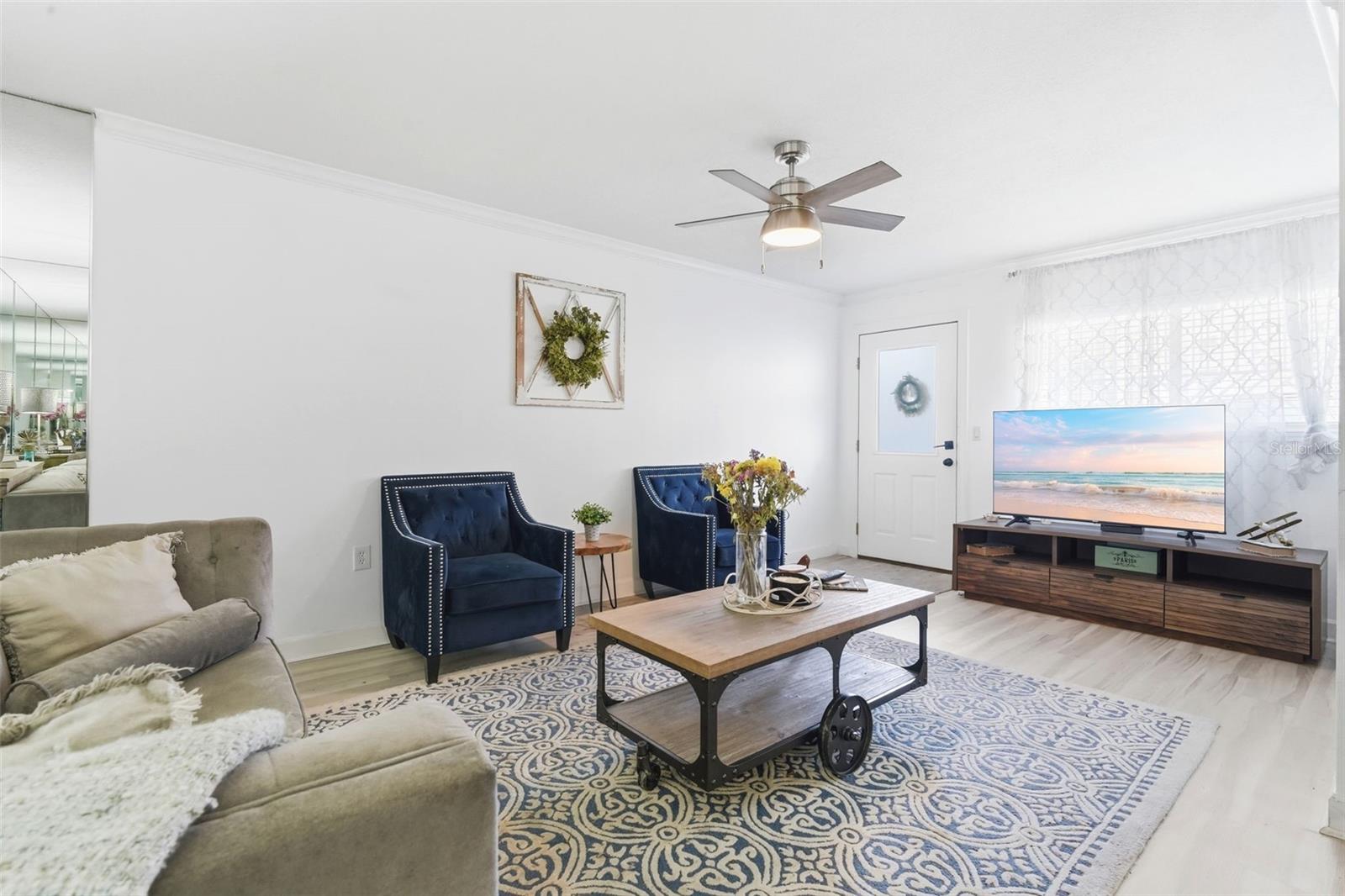 Image 29 of 47 For 320 Lakeview Street 123