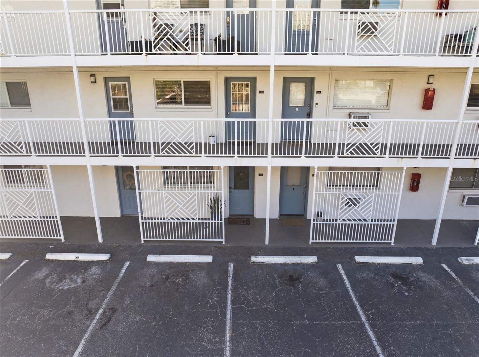 Image 3 of 47 For 320 Lakeview Street 123