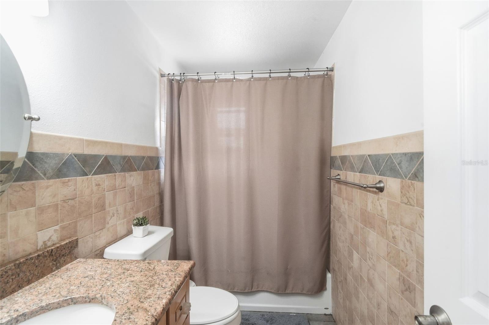 Image 35 of 47 For 320 Lakeview Street 123