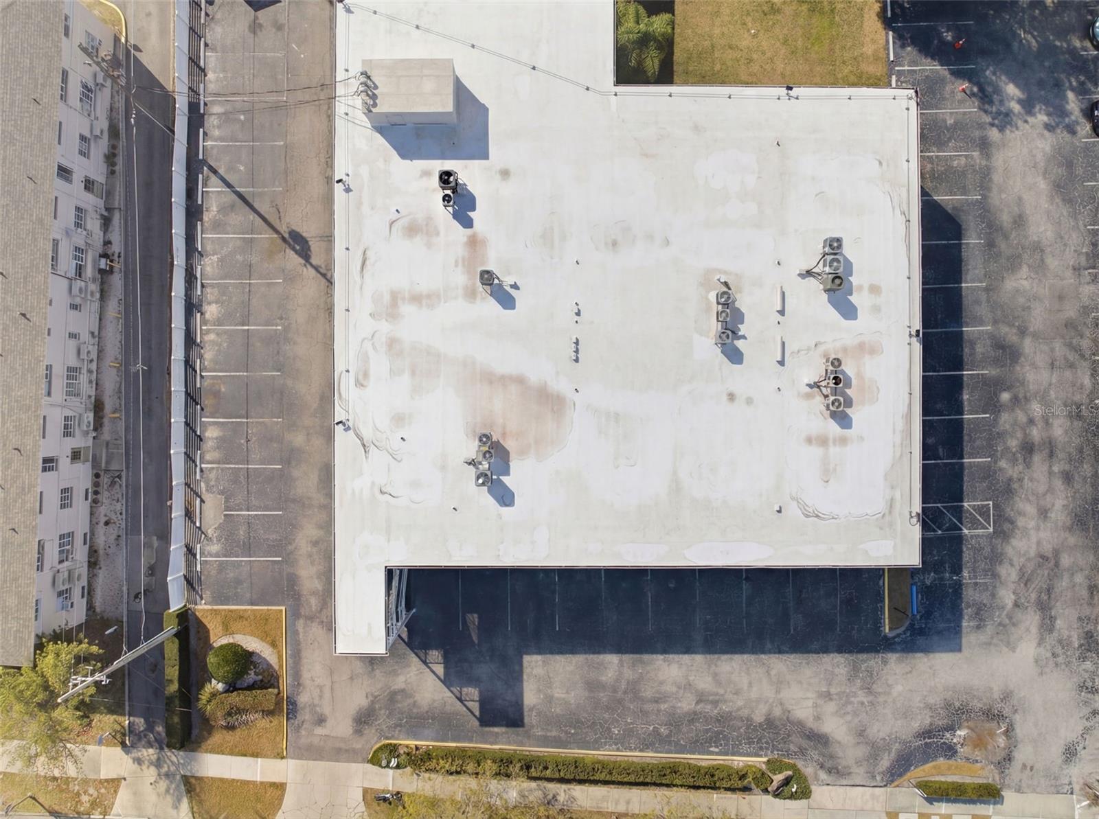 Image 4 of 47 For 320 Lakeview Street 123