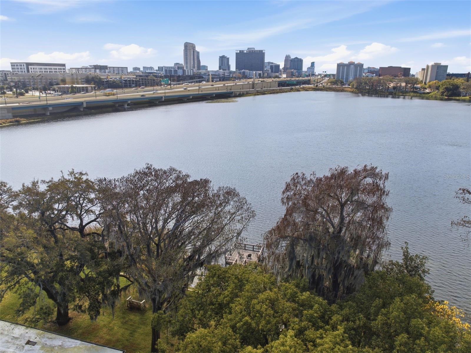 Image 9 of 47 For 320 Lakeview Street 123