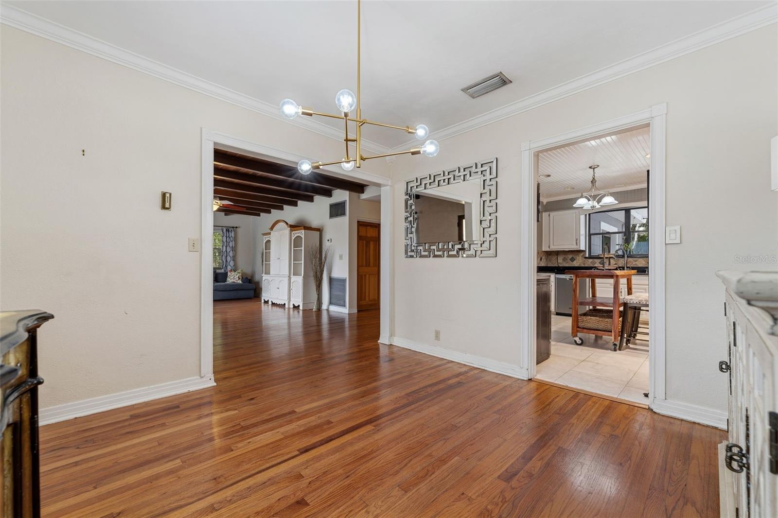 Image 11 of 46 For 748 Oak Drive