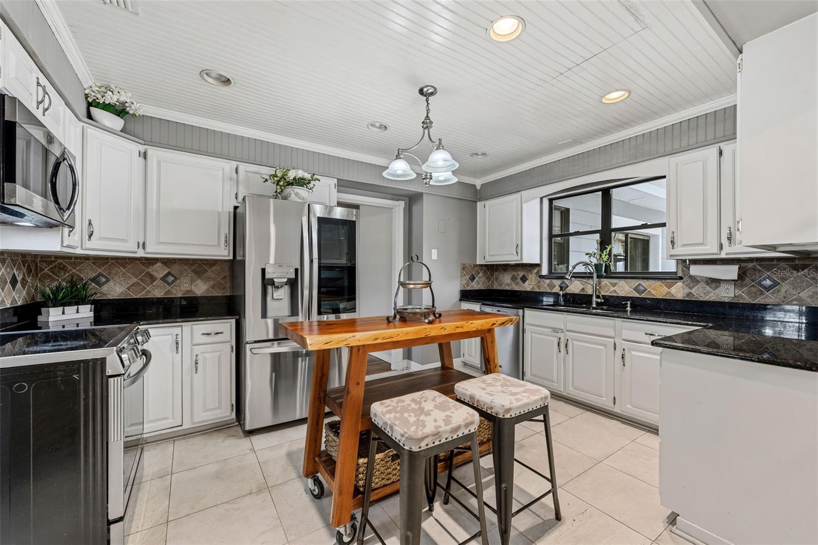 Image 13 of 46 For 748 Oak Drive