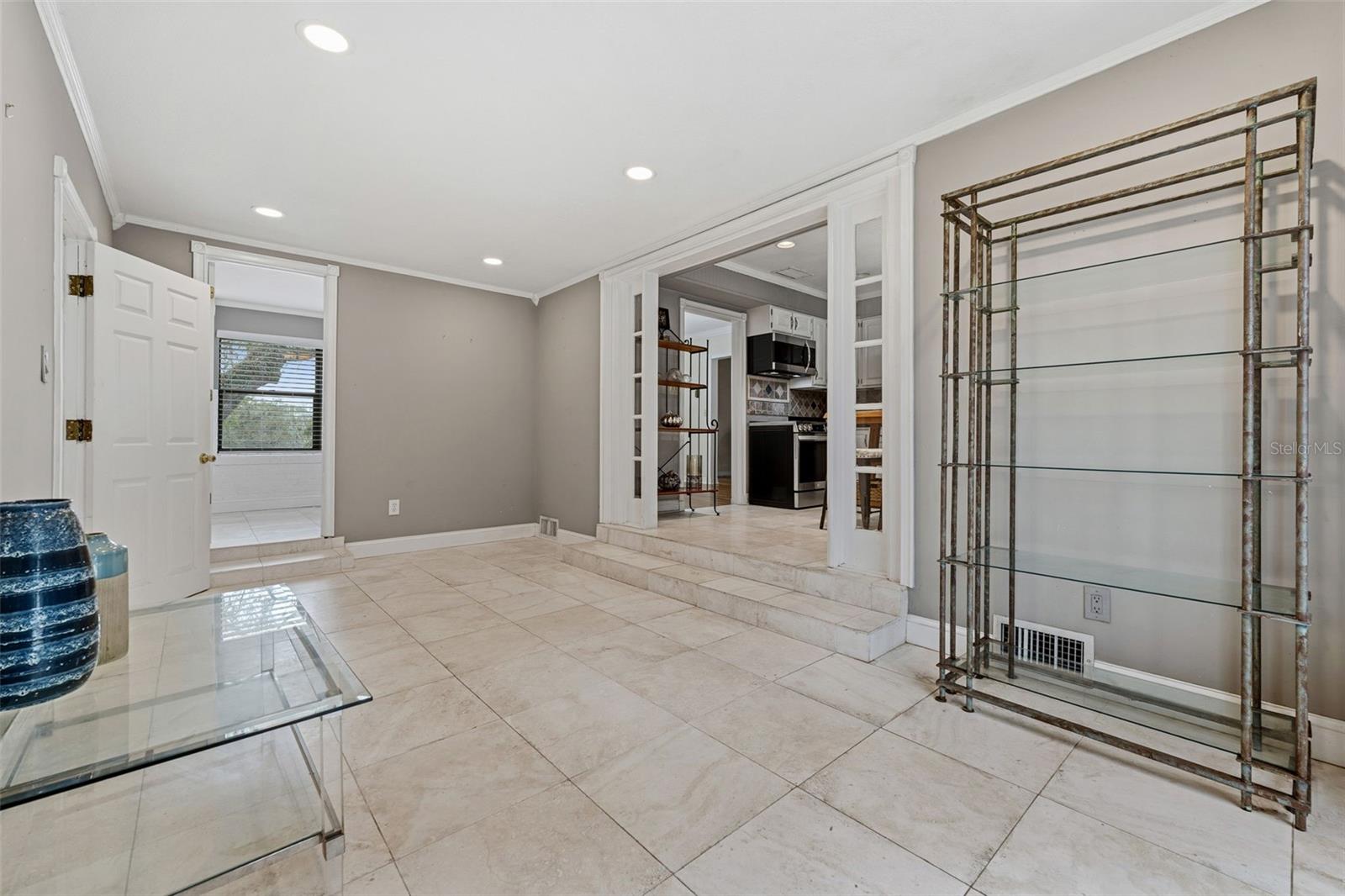 Image 18 of 46 For 748 Oak Drive