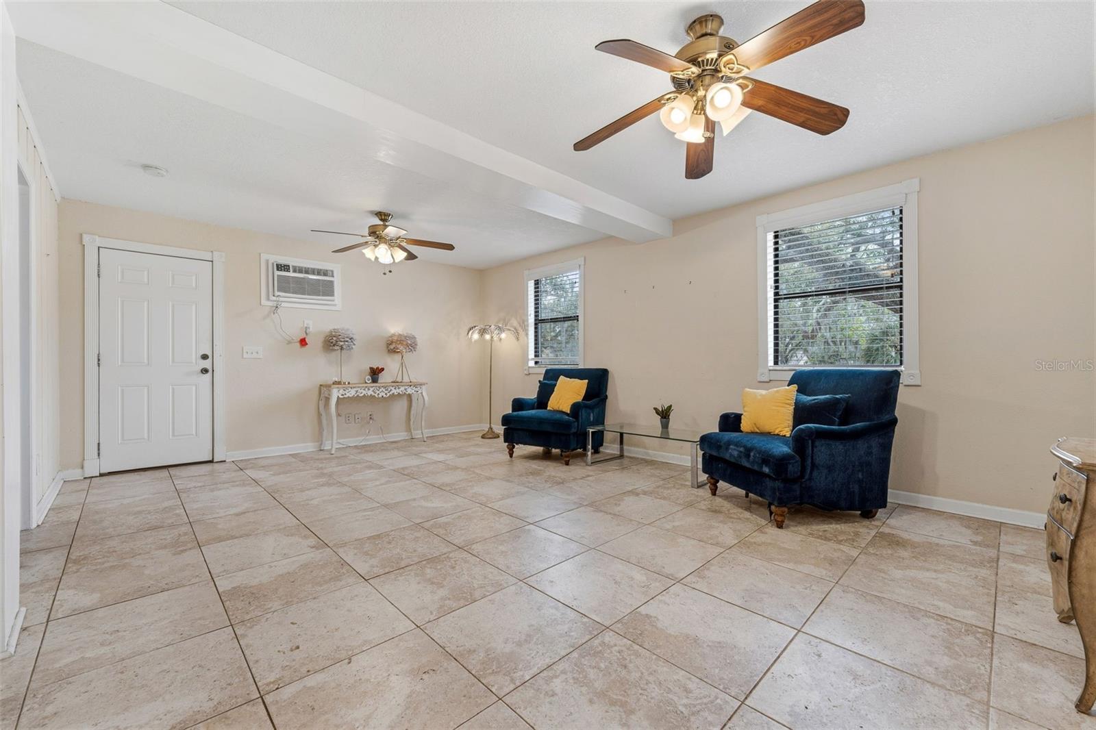 Image 21 of 46 For 748 Oak Drive