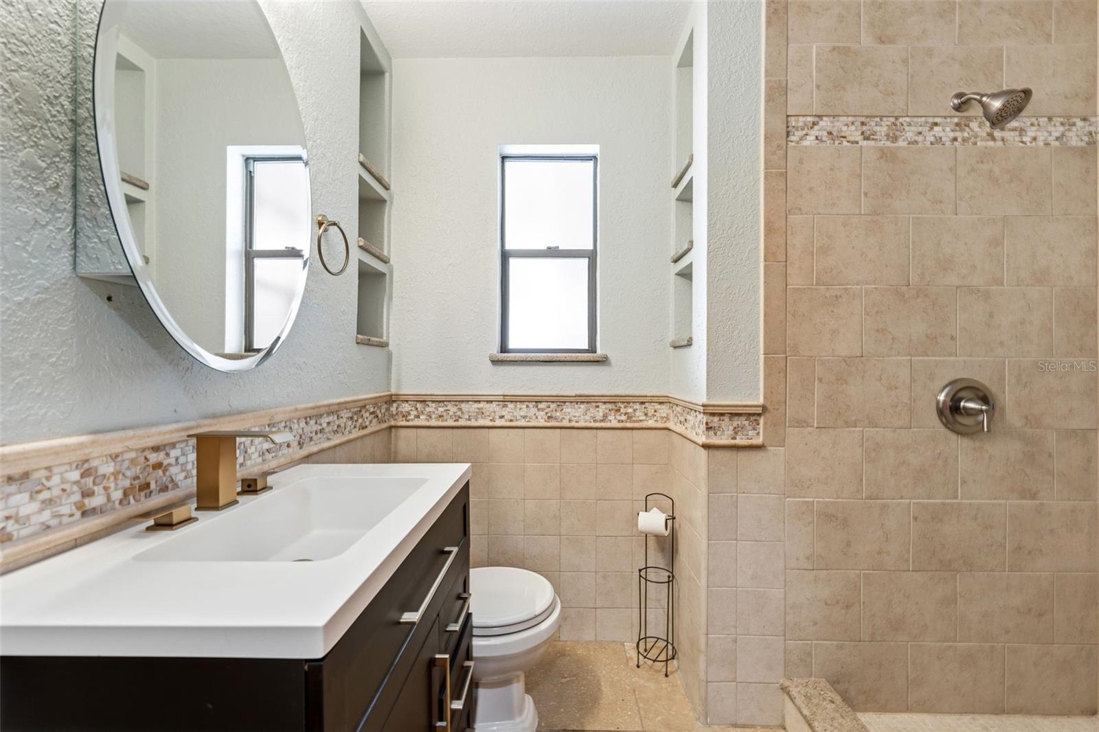 Image 27 of 46 For 748 Oak Drive