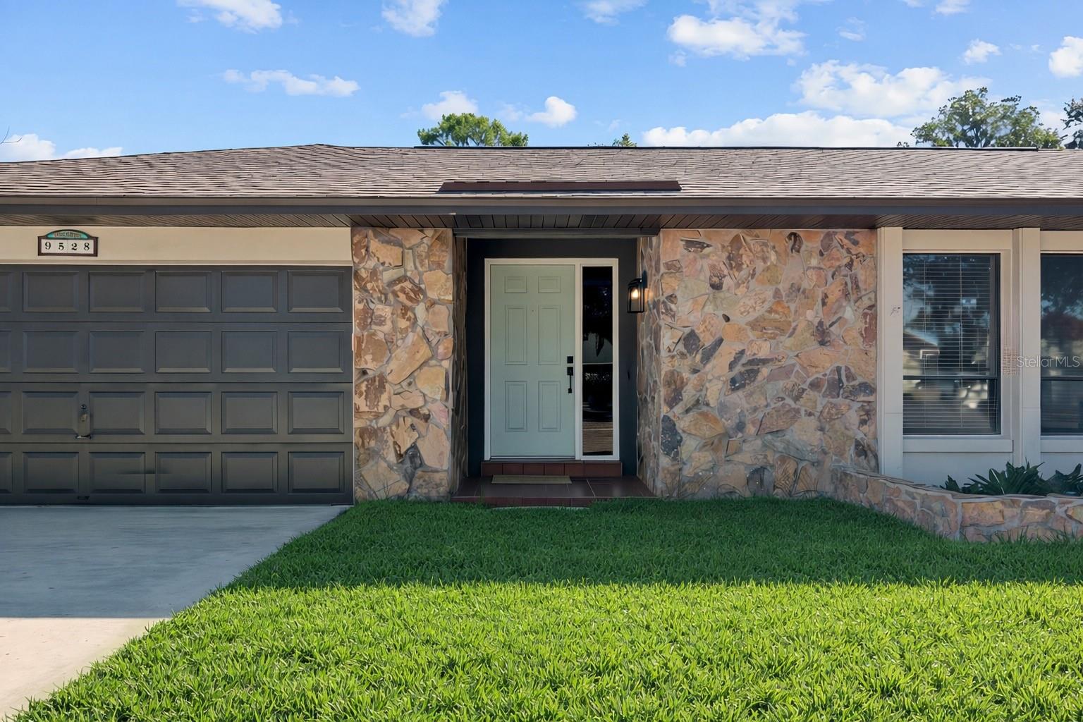 Image 4 of 59 For 9528 Lake Douglas Place