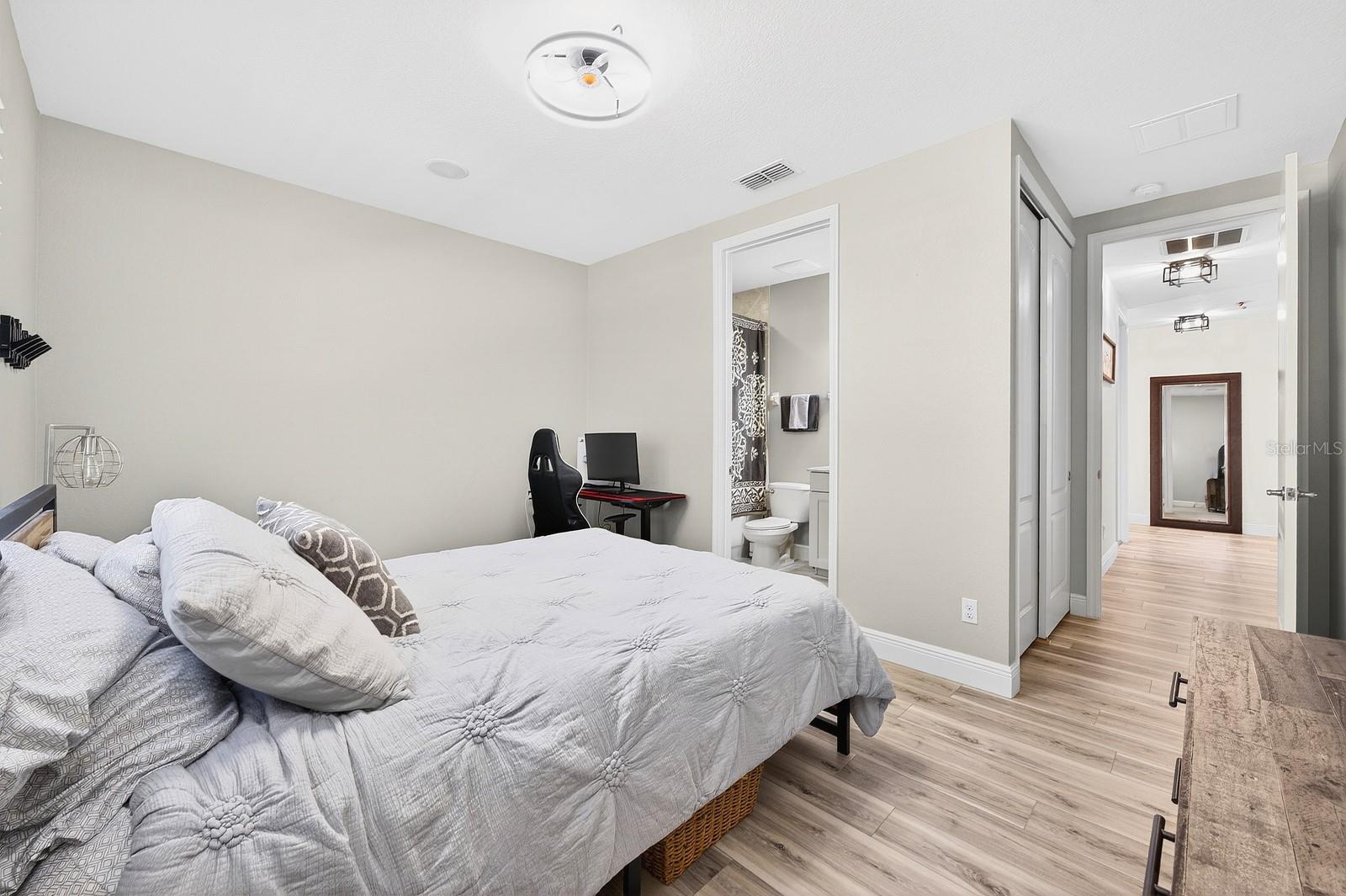 Image 18 of 34 For 10403 Belfry Circle