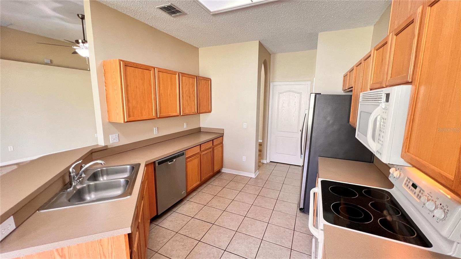 Image 10 of 34 For 9906 Shadow Creek Drive