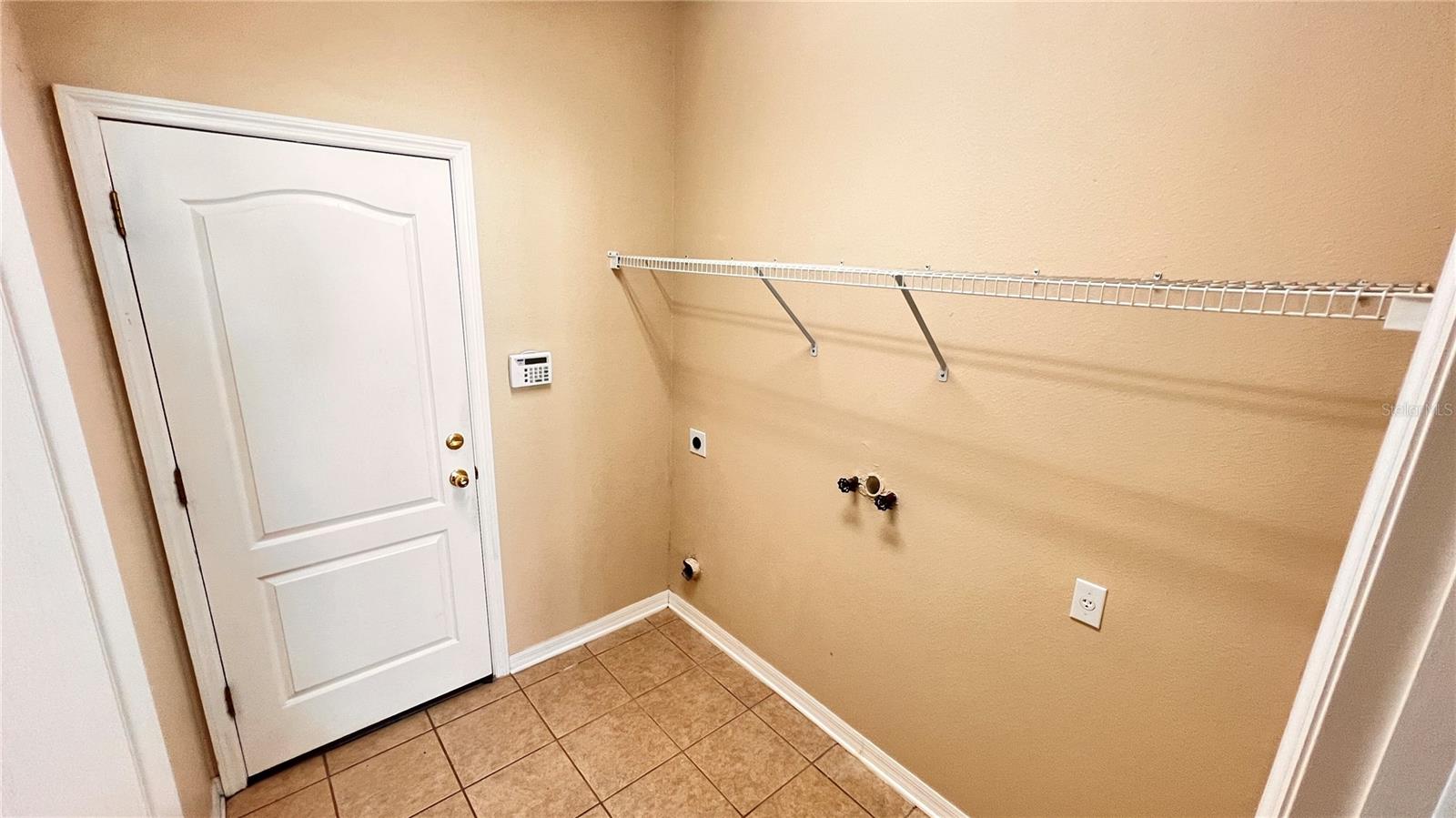 Image 21 of 34 For 9906 Shadow Creek Drive