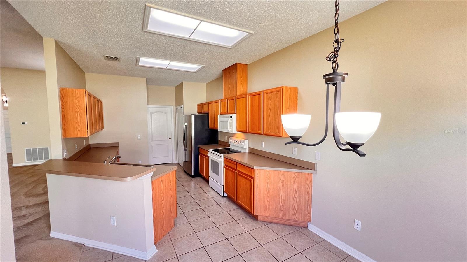 Image 7 of 34 For 9906 Shadow Creek Drive